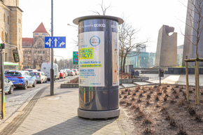 ADVERTISING COLUMNS