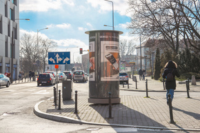 ADVERTISING COLUMNS